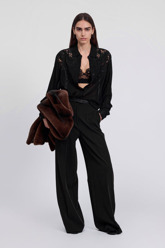 CHEMISE EN CREPE DE GEORGETTE AVEC DENTELLE ET CRISTAUX