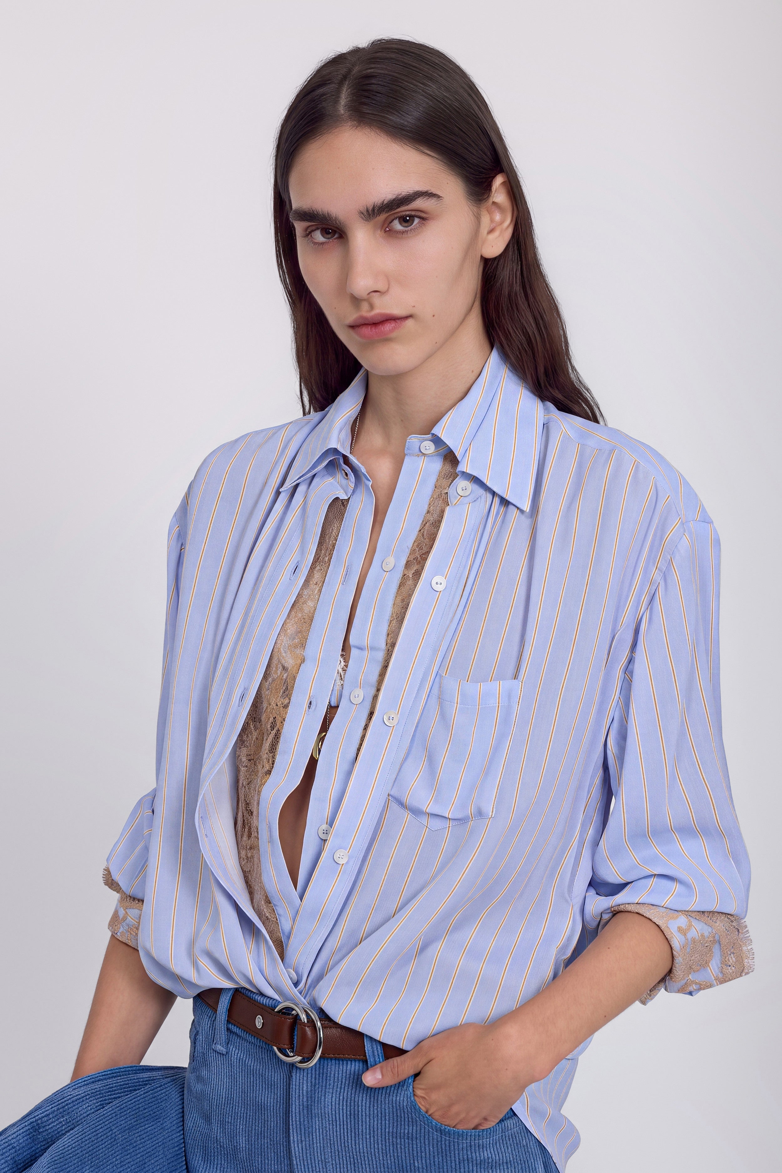 CAMICIA  A RIGHE CON DOPPIO COLLETTO E INSERTO IN PIZZO