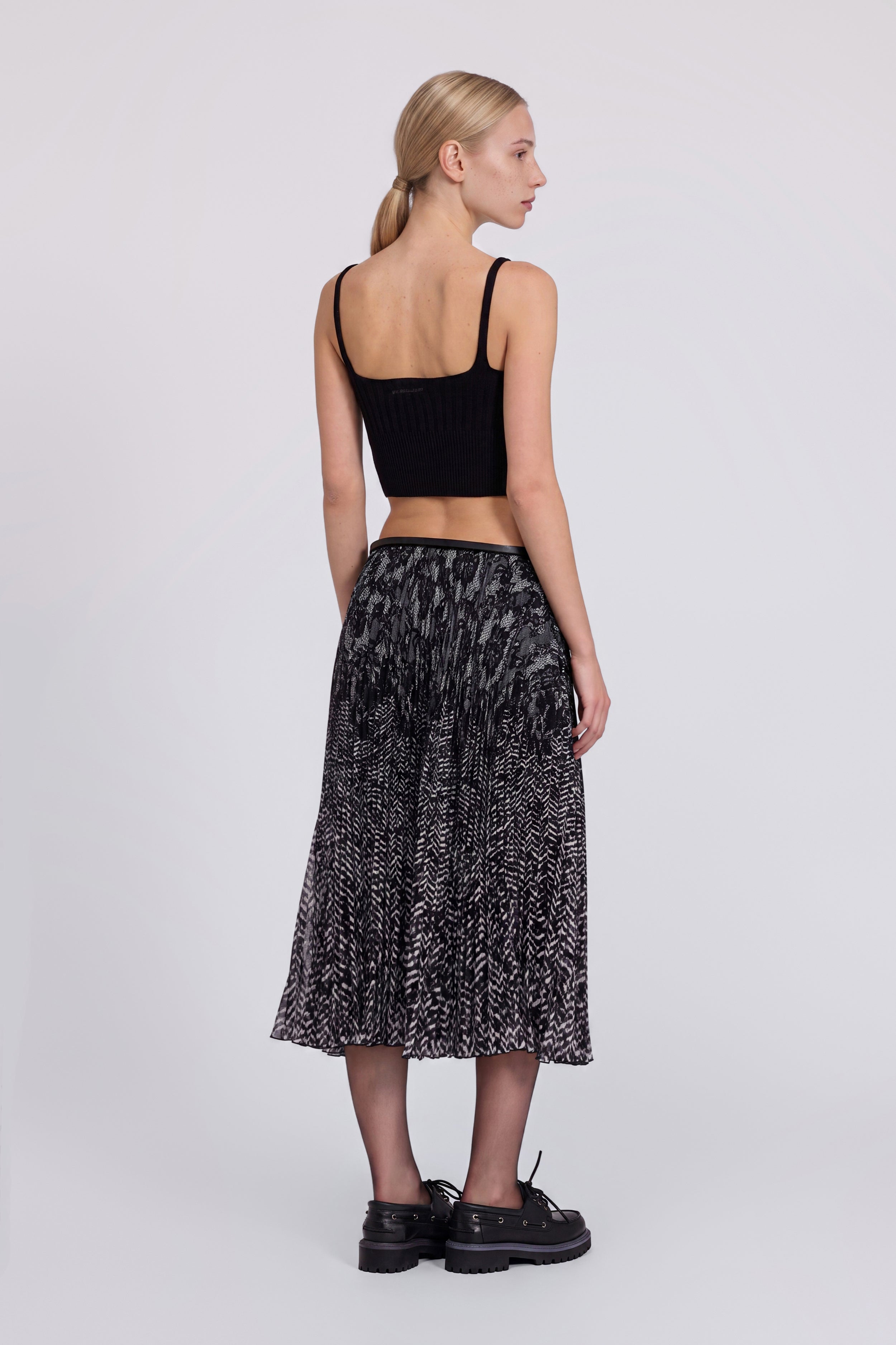 TOP IN MAGLIA CON PIZZO RICAMATO