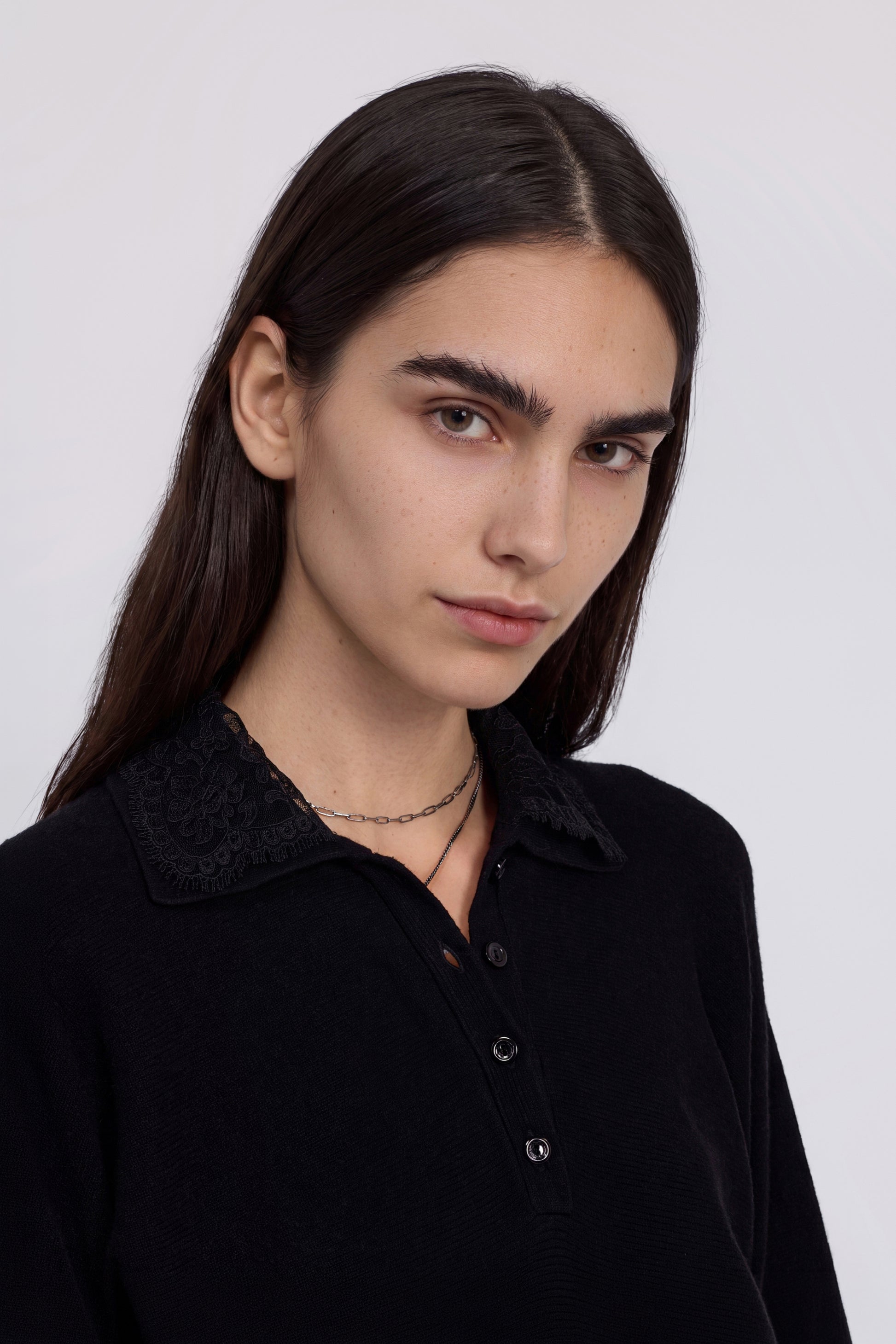 POLO EN MAILLE À COL EN DENTELLE BRODÉE