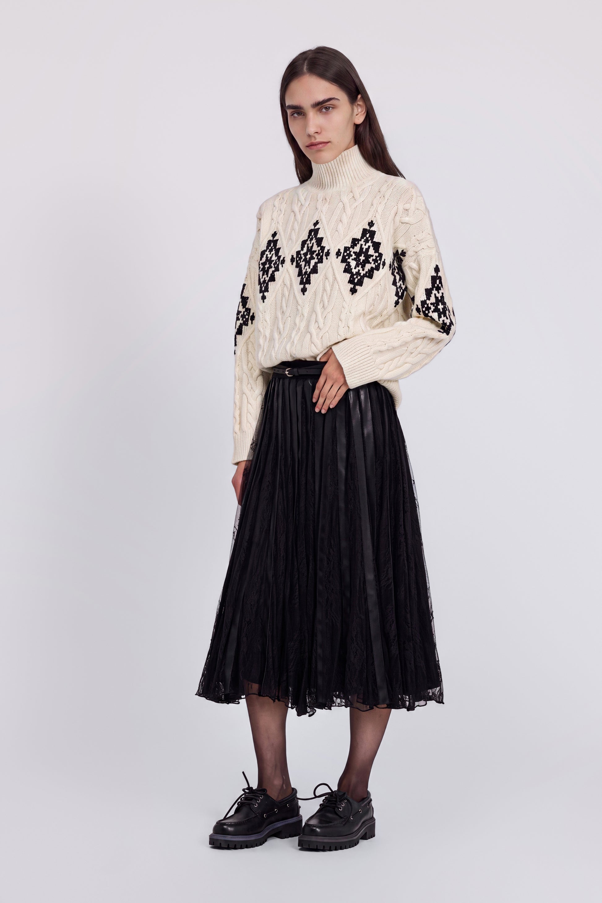 MAGLIA A TRECCE CON ROMBI E STRASS