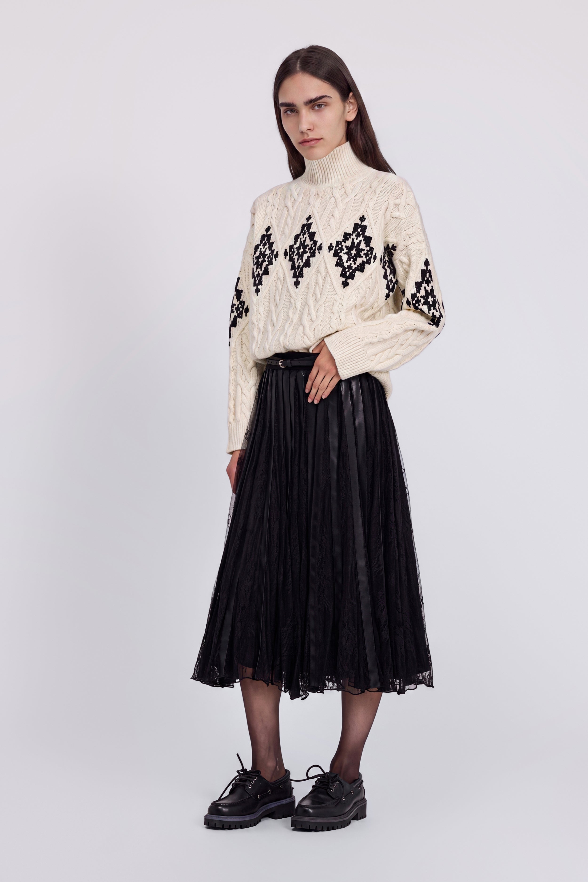 MAGLIA A TRECCE CON ROMBI E STRASS