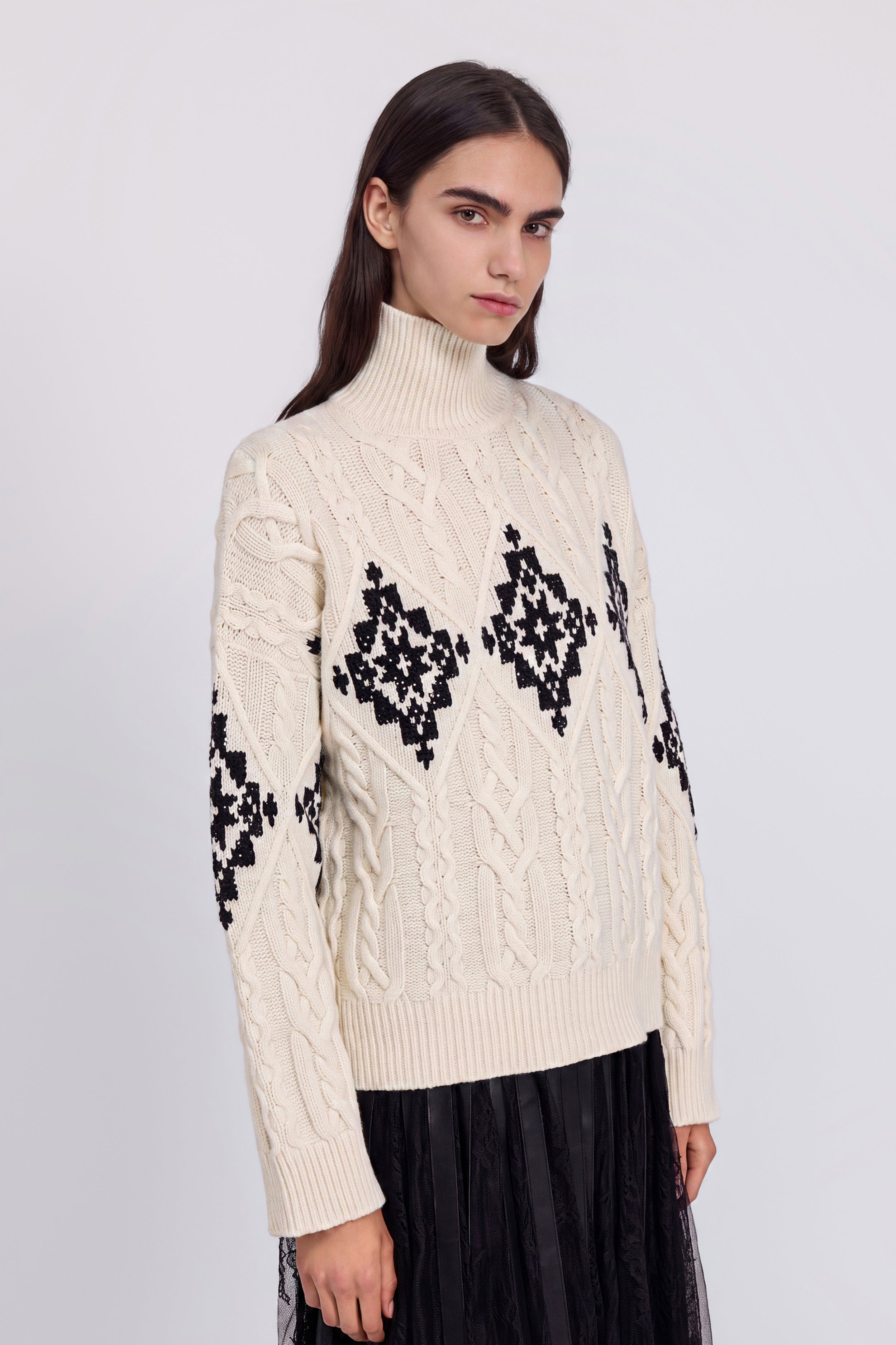 MAGLIA A TRECCE CON ROMBI E STRASS