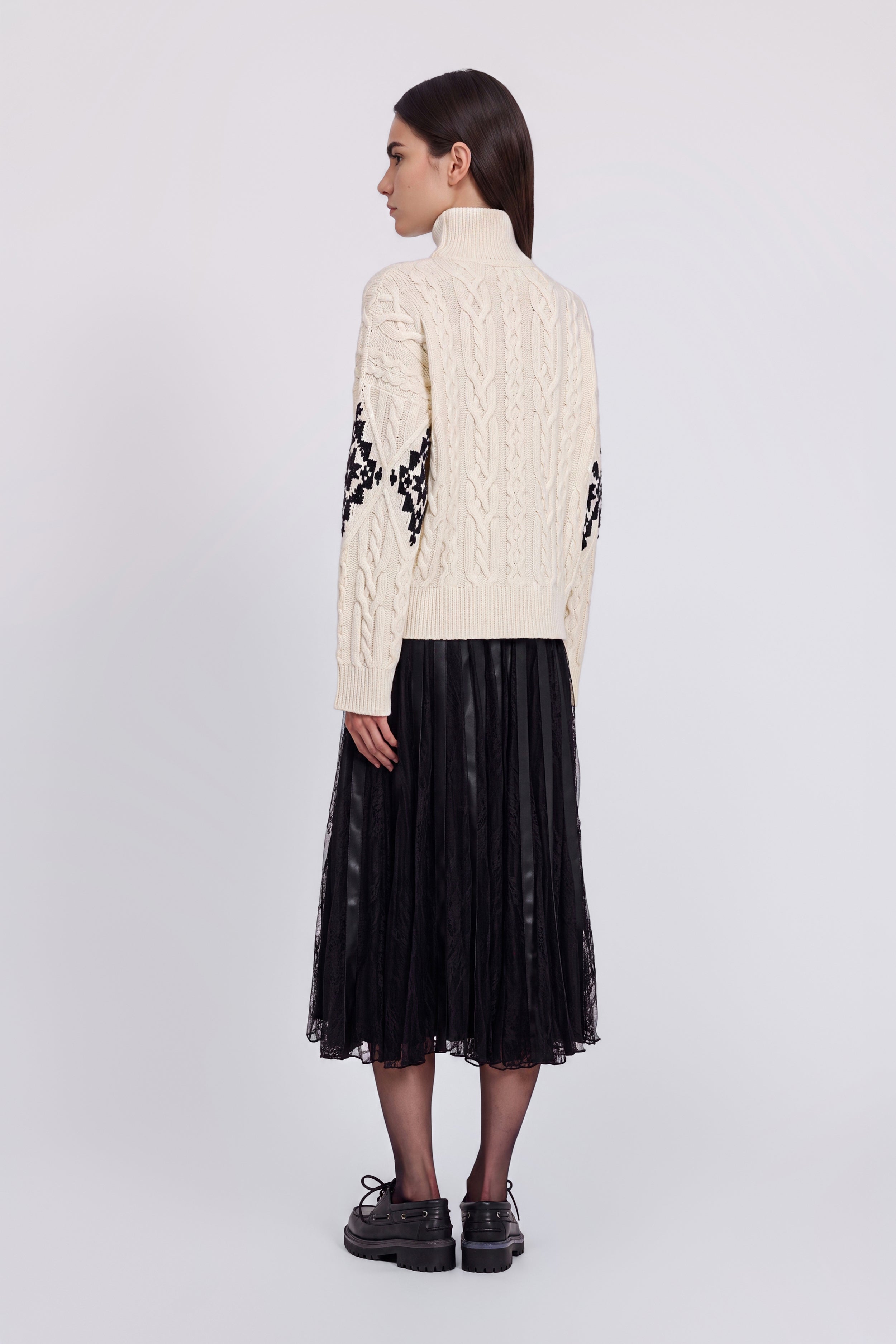 MAGLIA A TRECCE CON ROMBI E STRASS