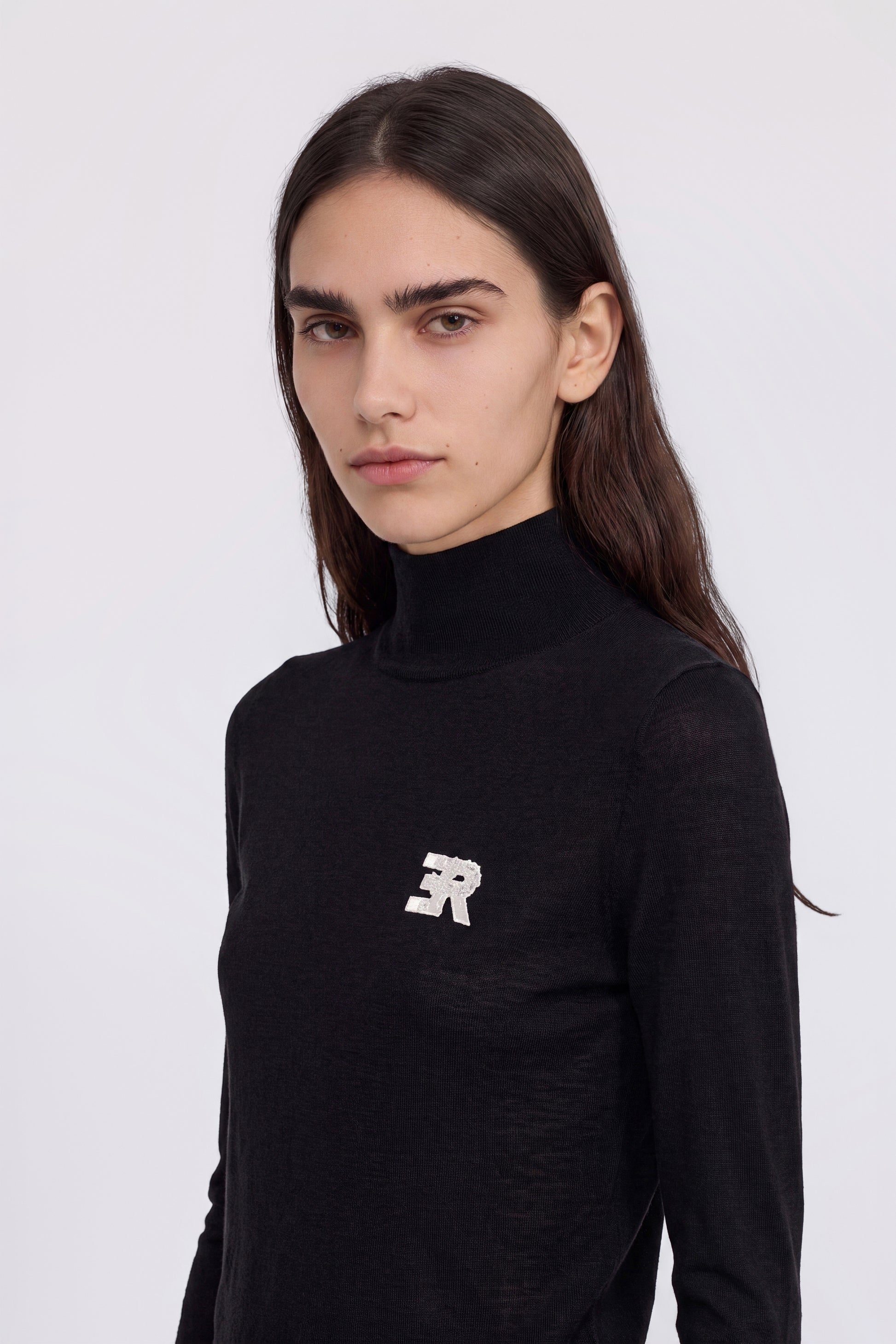 PULL COL HAUT BICOLORE EN MÉLANGE DE SOIE À LOGO BRODĖ