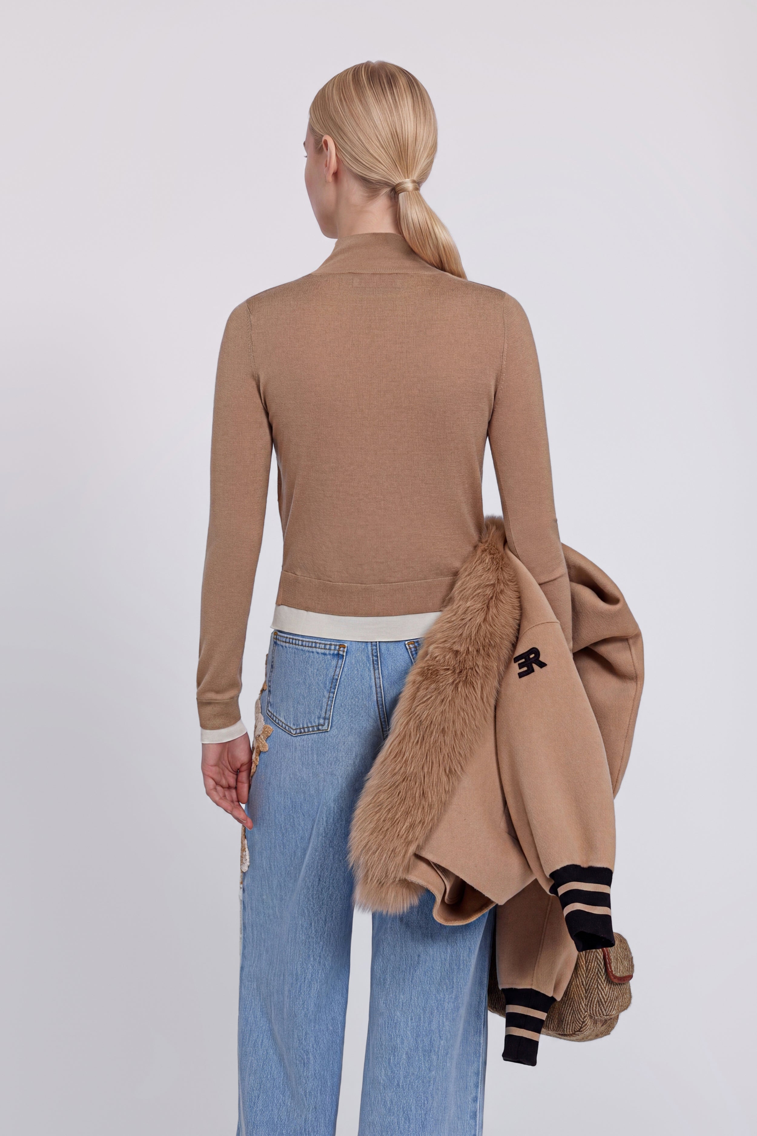 PULL COL HAUT BICOLORE EN MÉLANGE DE SOIE À LOGO BRODĖ