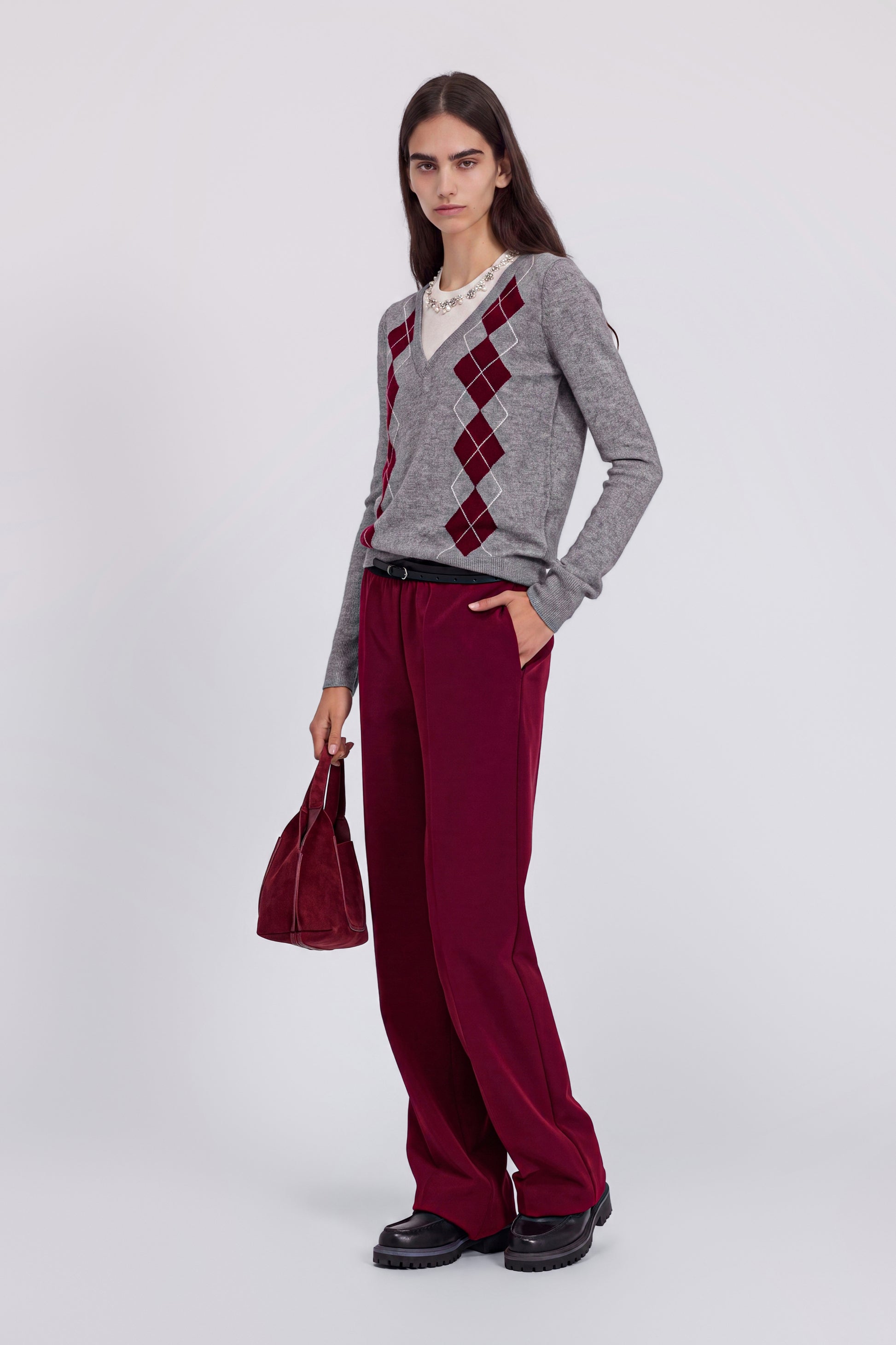 PULL EN MÉLANGE DE CACHEMIRE À MOTIF ARGYLE ET COL BIJOU