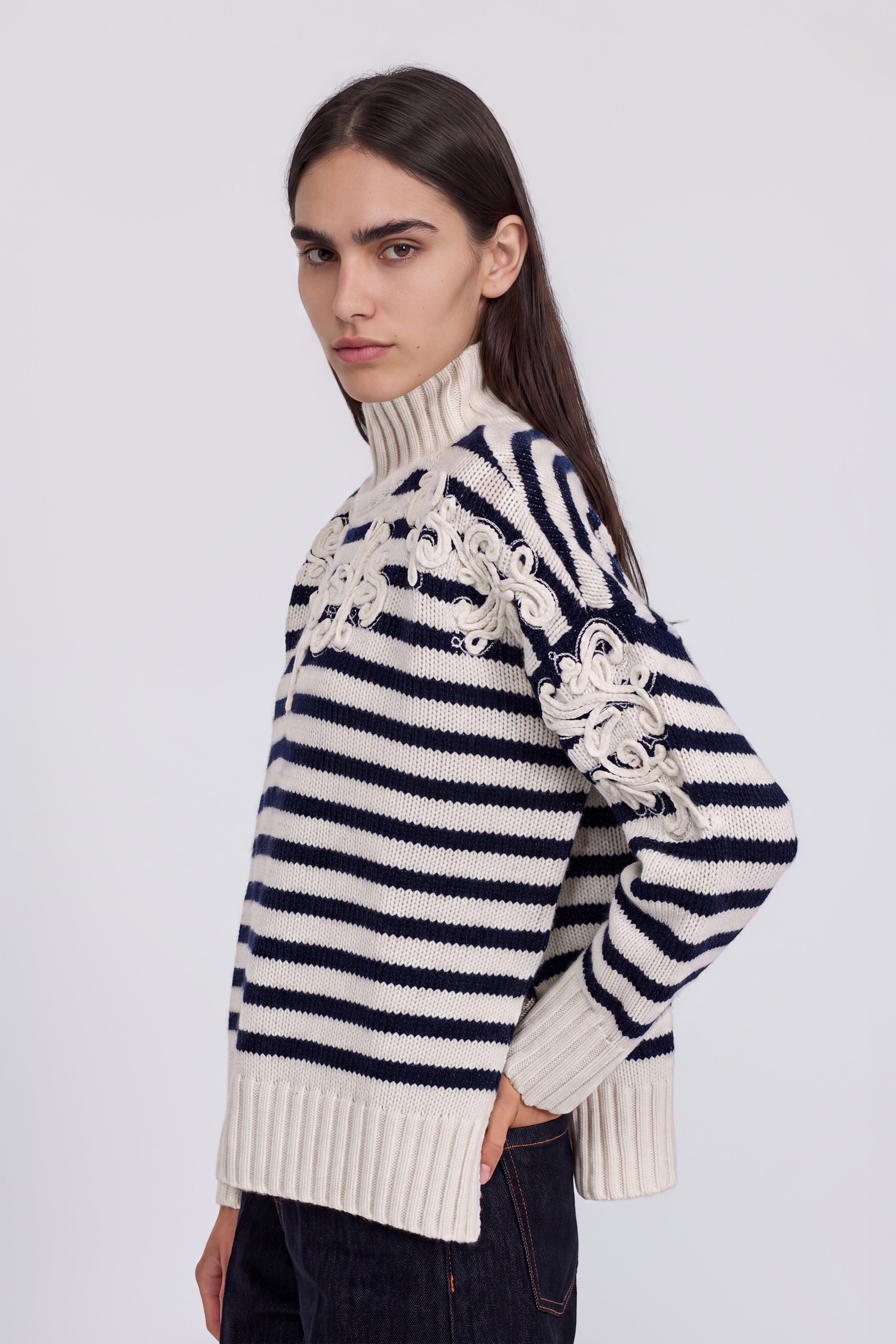 PULL RAYĖ EN MÉLANGE DE CACHEMIRE AVEC BRODERIE CORNELY