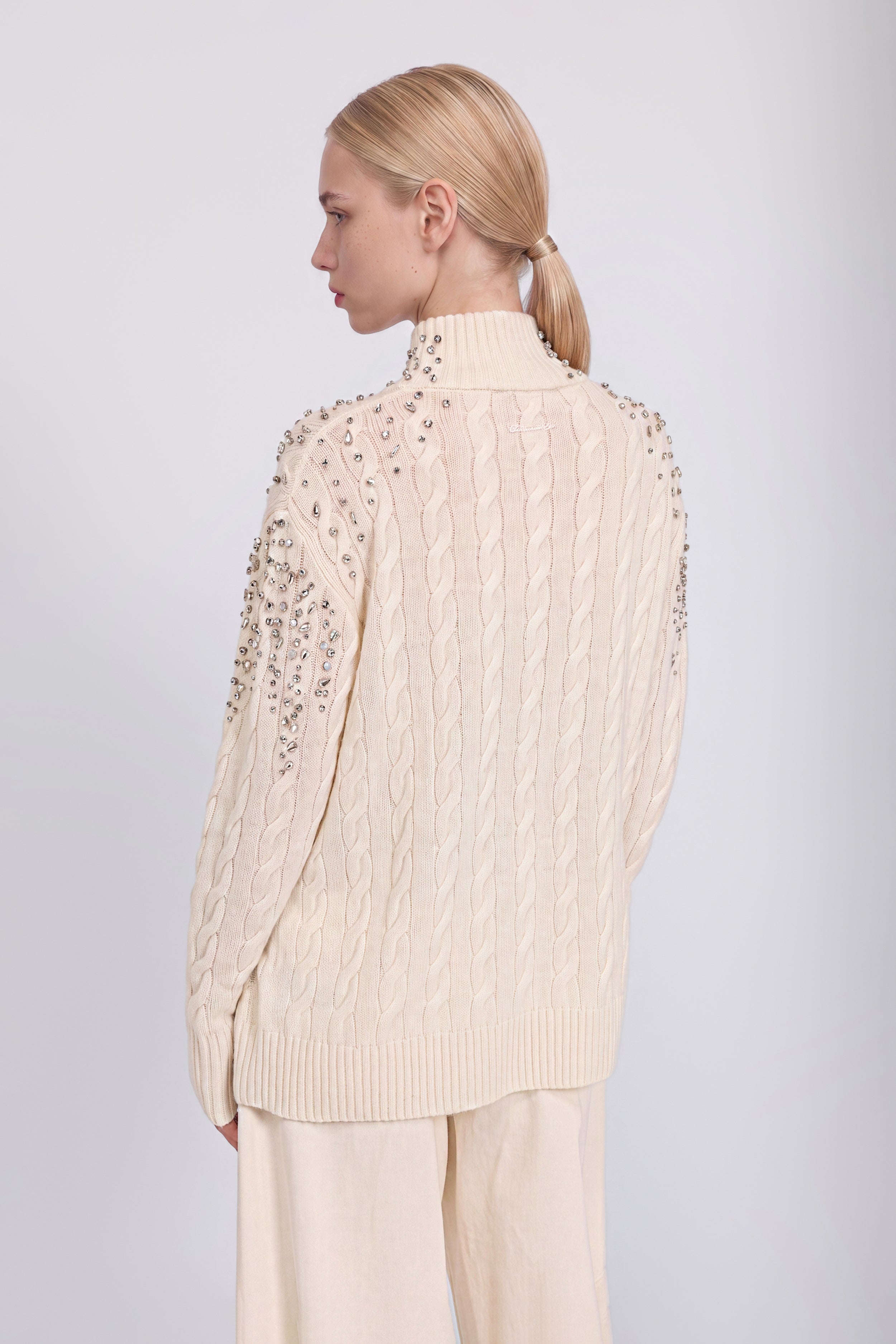 PULL À TRICOT EN CACHEMIRE MÉLANGÉE AVEC COL ROULÉ ET CRISTAUX