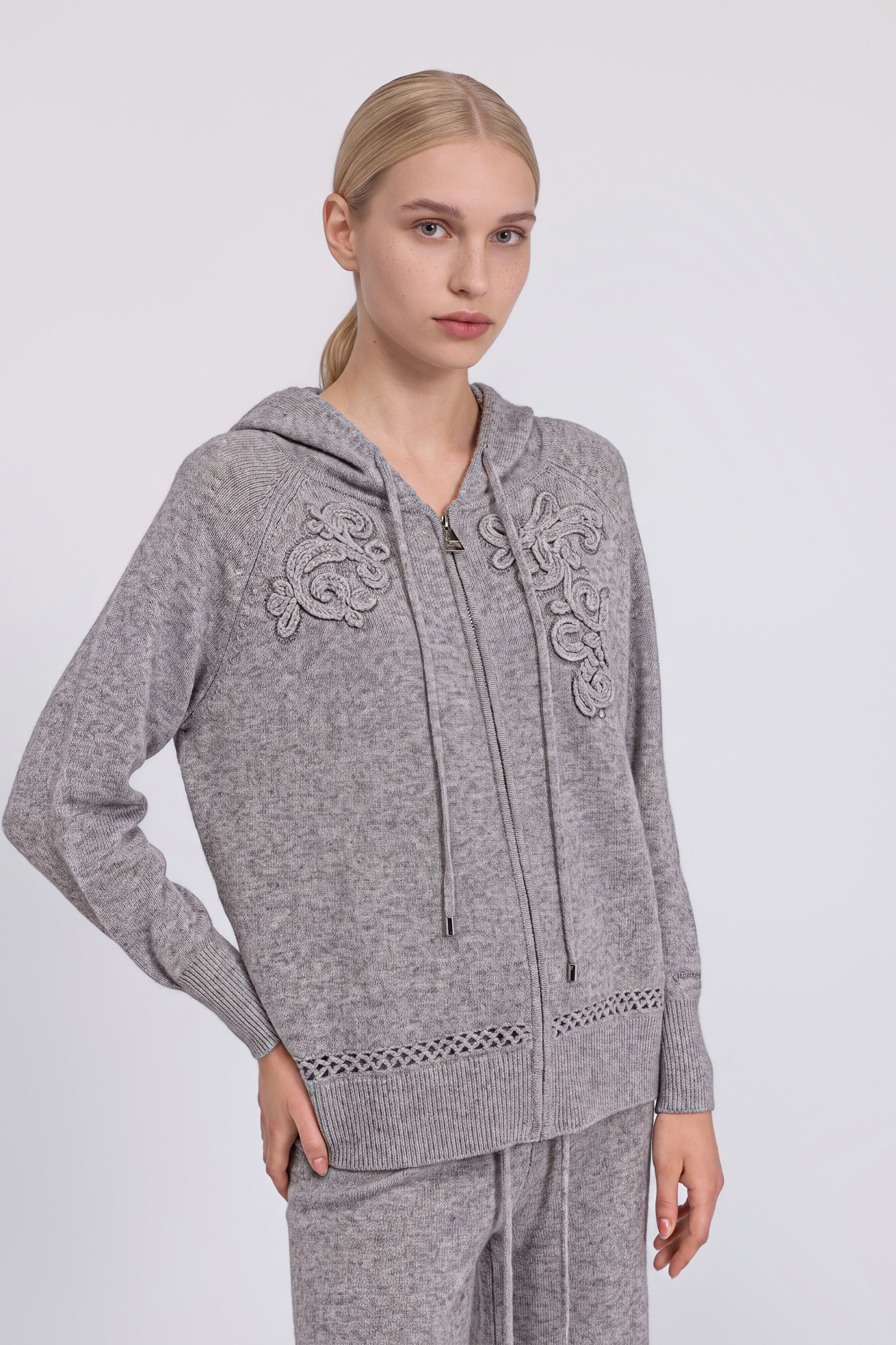 CARDIGAN ZIPPĖ EN LAINE ET CACHEMIRE AVEC BRODERIES