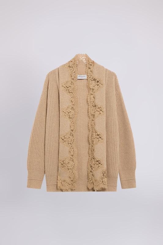 CARDIGAN EN MAILLE AVEC COL CHÂLE ET DĖTAILS EN DENTELLE