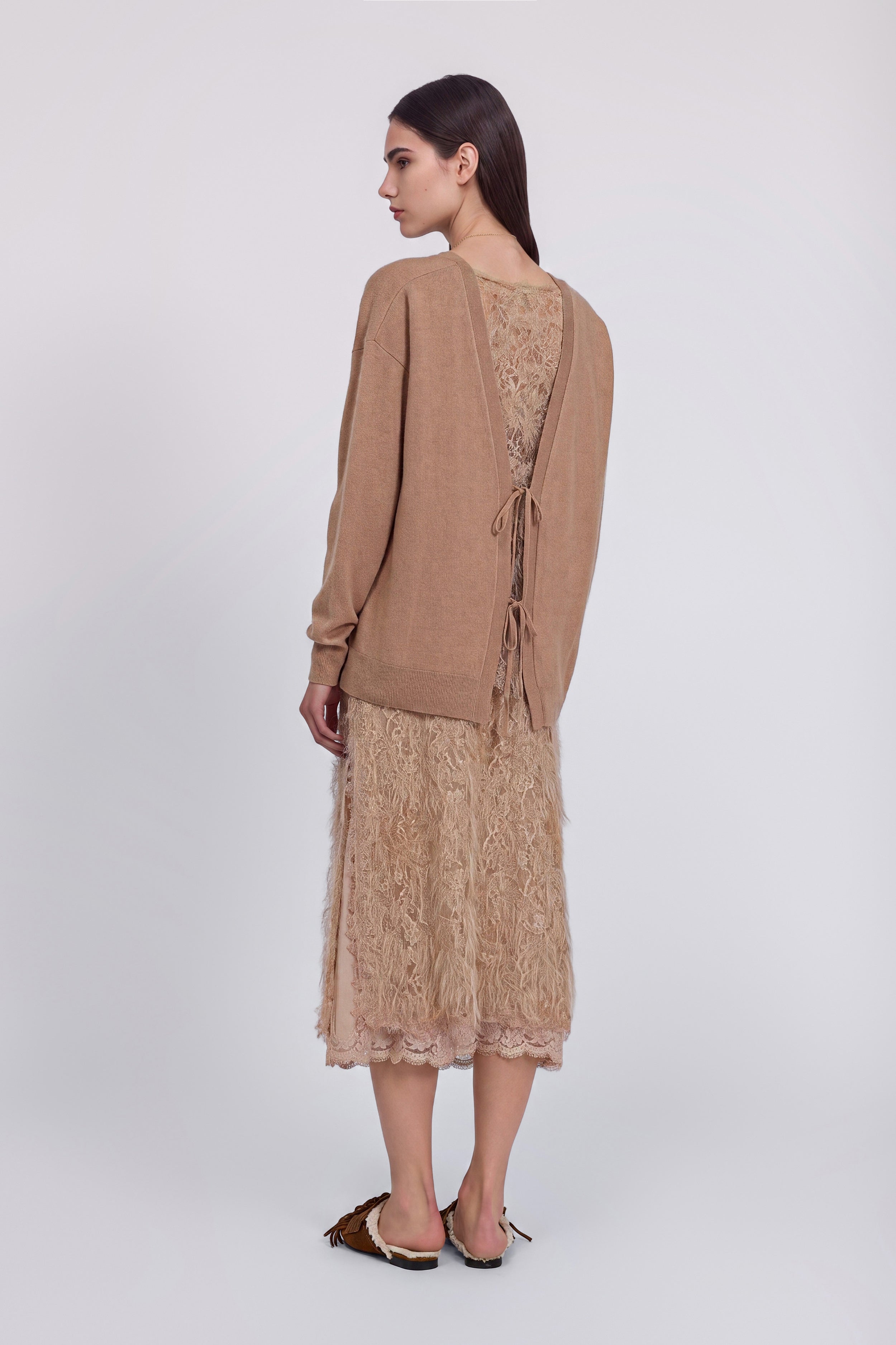 GONNA MIDI IN PIZZO CON SPACCO E COULISSE
