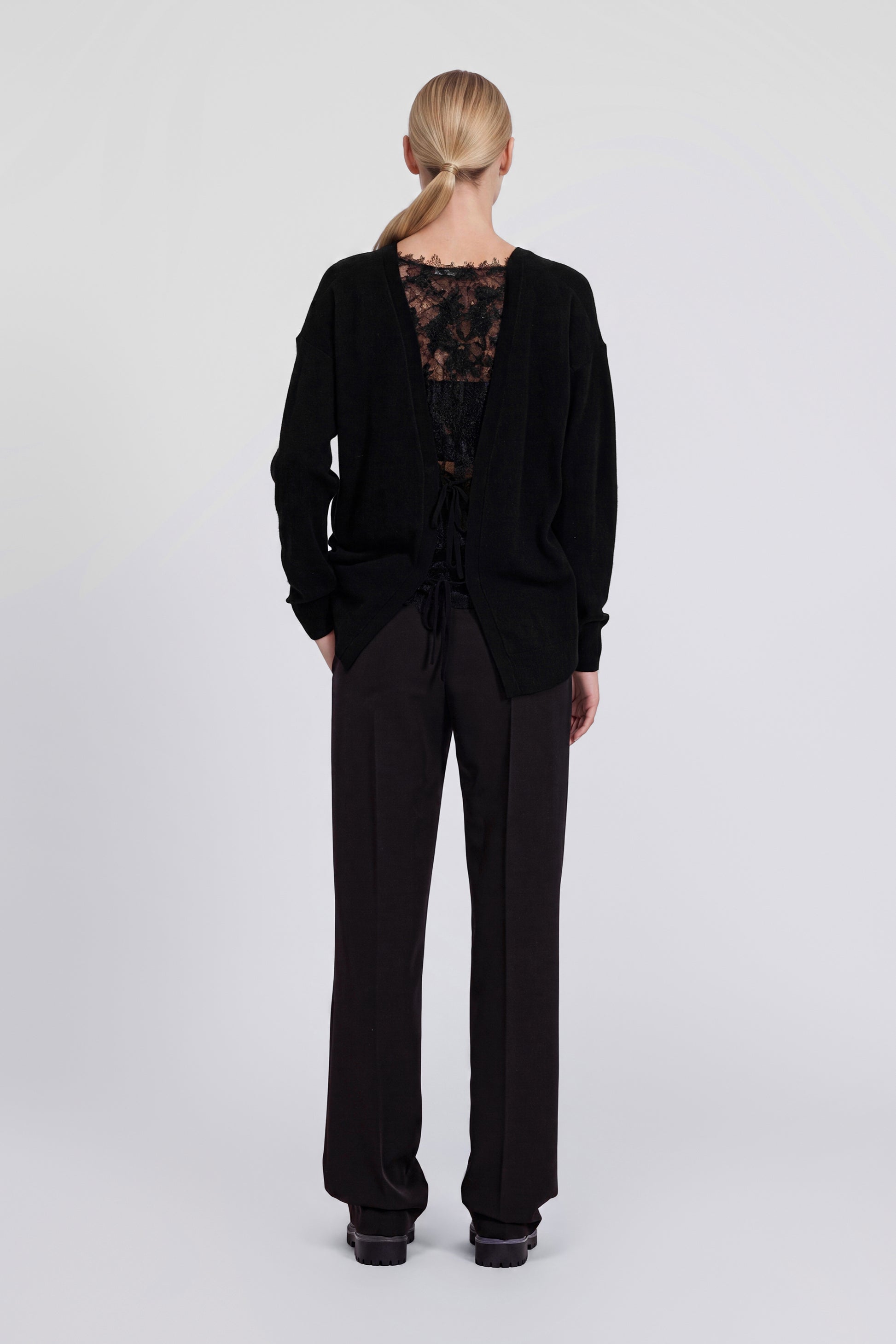 PANTALON STRETCH AVEC TAILLE ÉLASTIQUE LOGOTĖE