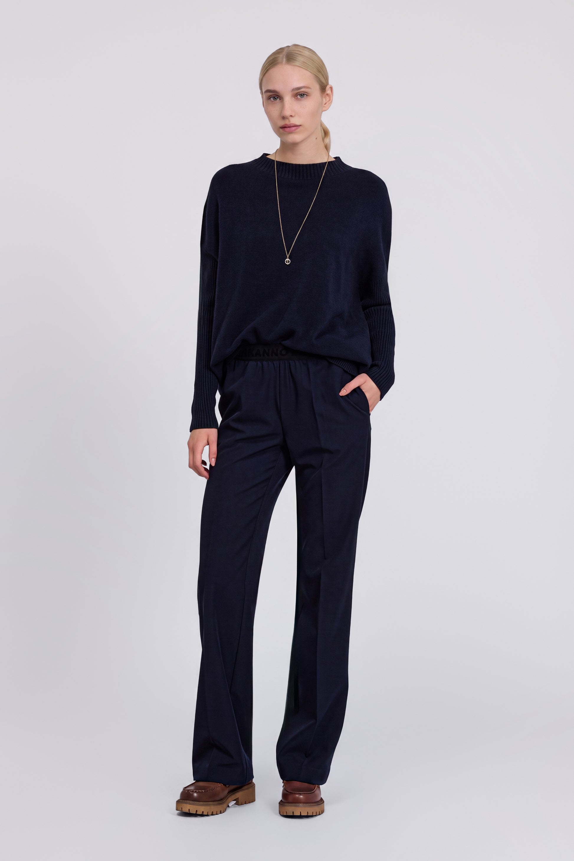 PANTALONI STRETCH CON ELASTICO LOGATO
