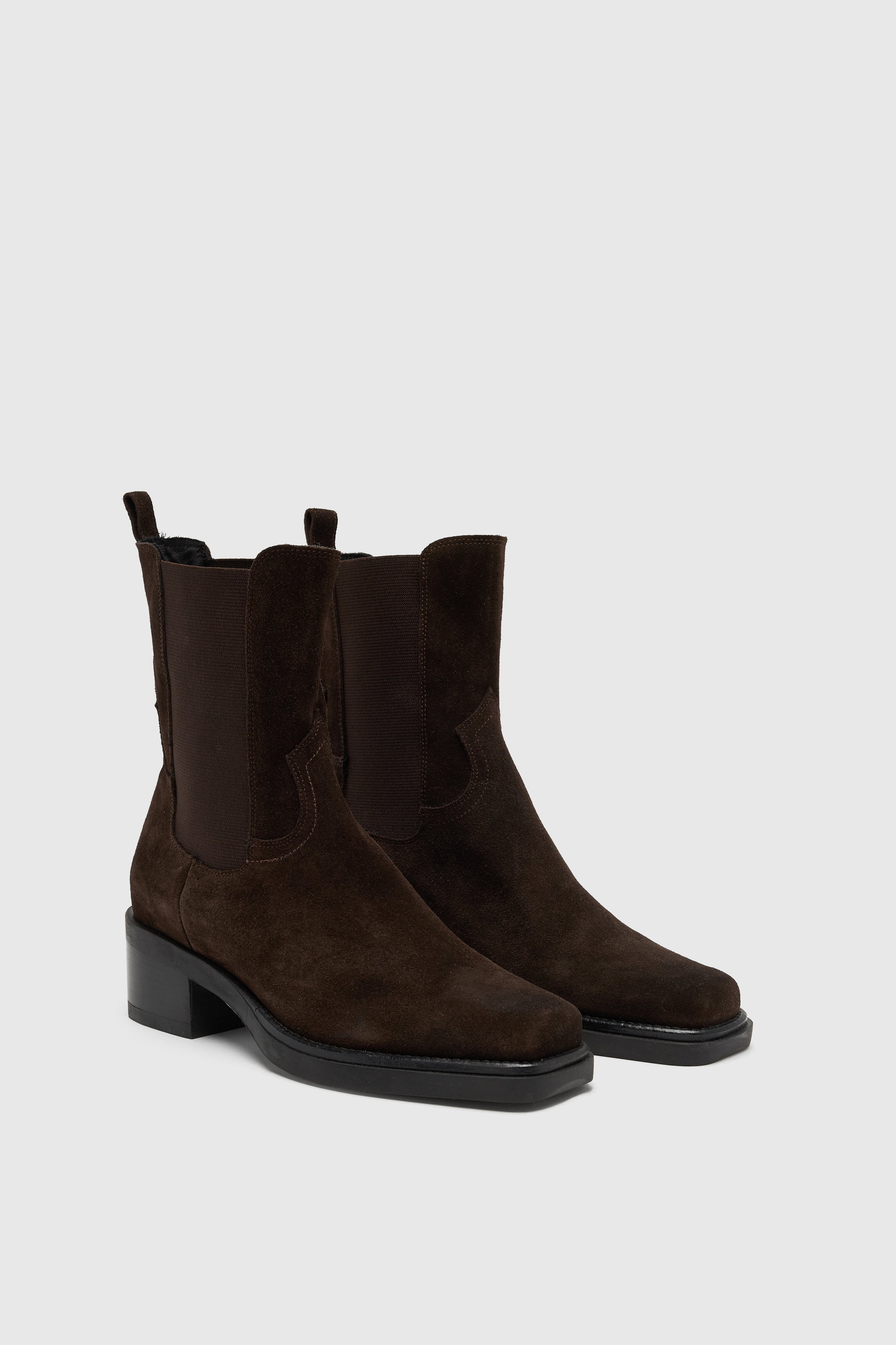 CHELSEA SUEDE BOOTS