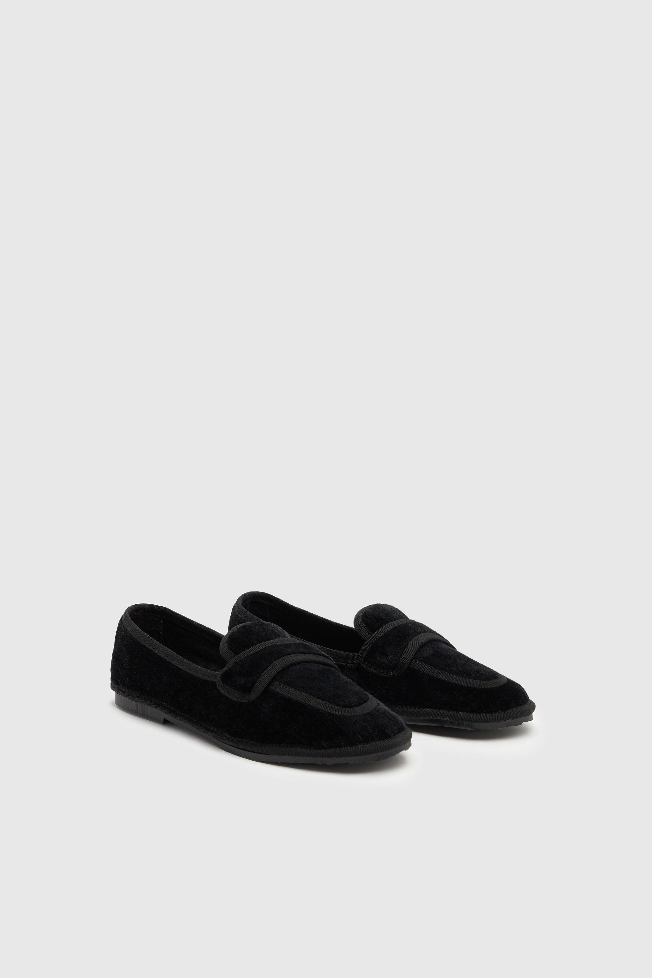 VELVET SLIPPER LOAFER