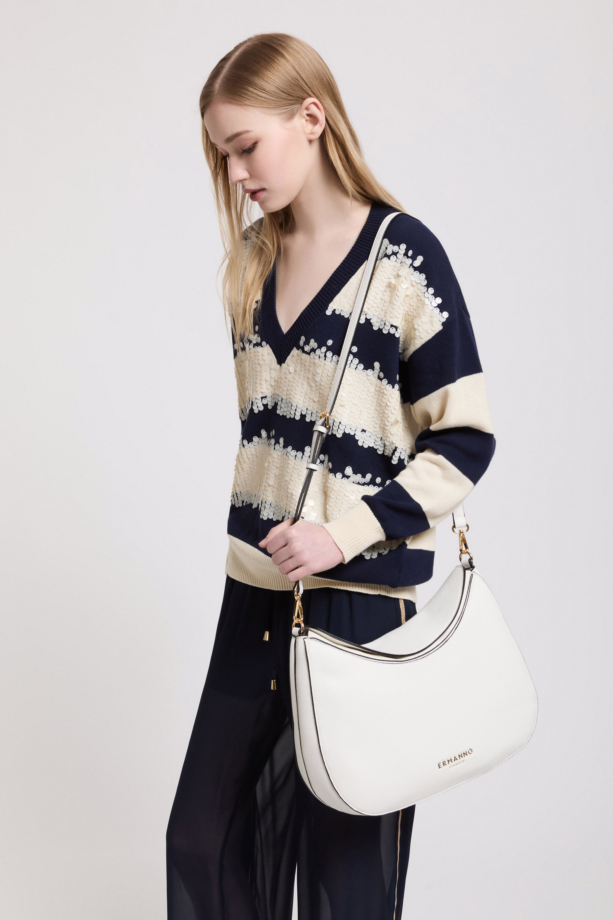 Image of BORSA HOBO GRANDE CON MANICO STACCABILE