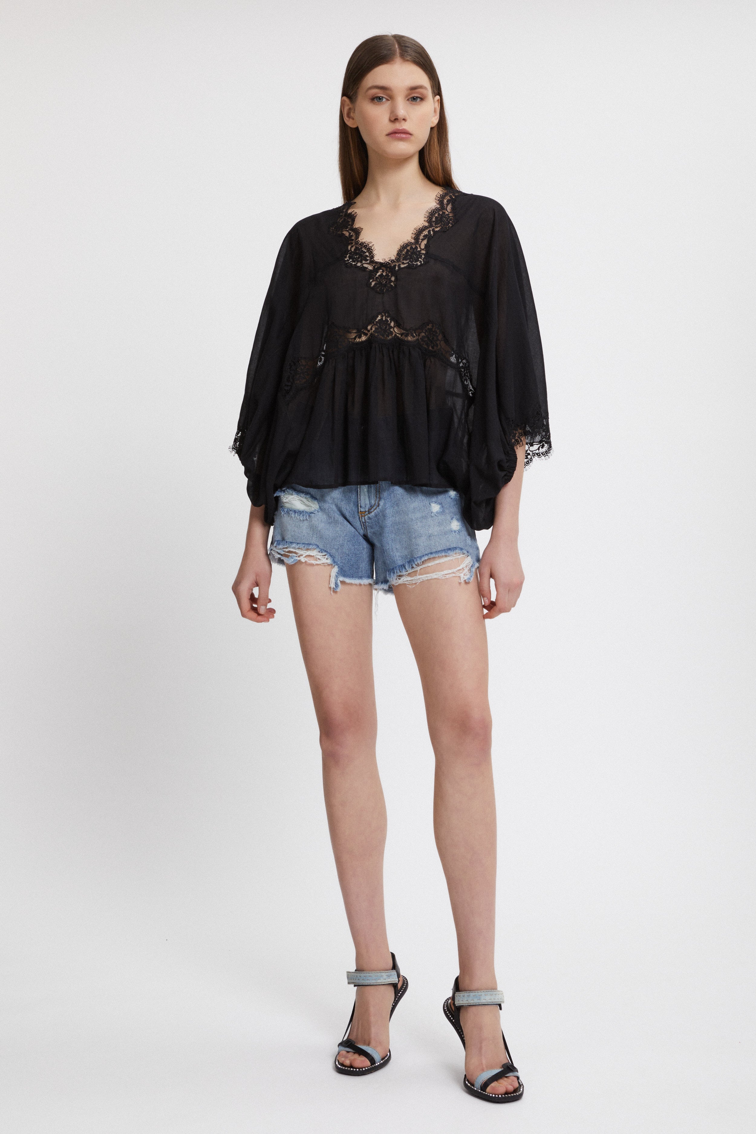 BLUSA IN MUSSOLA CON PIZZO