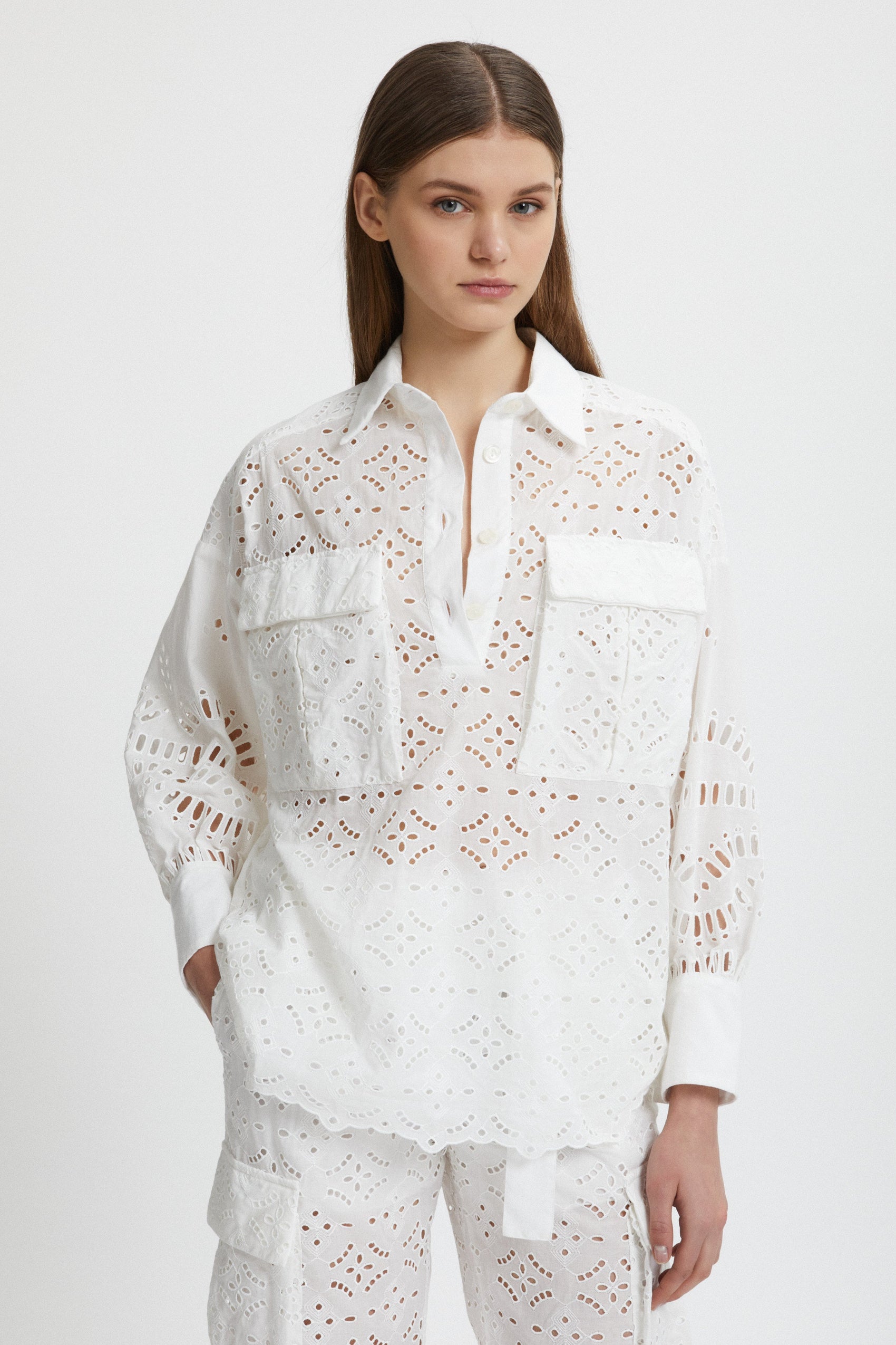 BRODERIE ANGLAISE BLOUSE