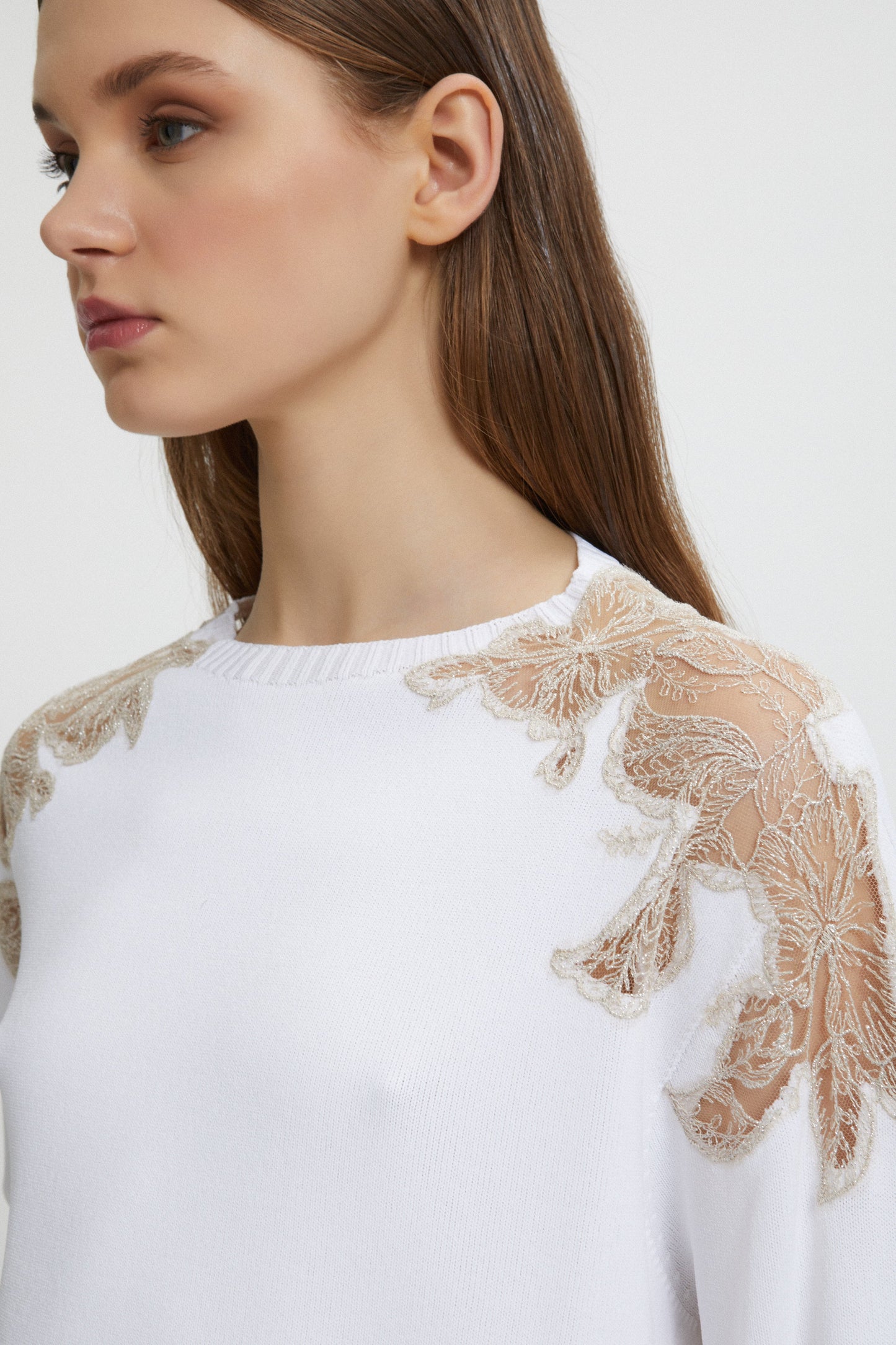 ROUND NECK SWEATER WITH METALLIC EMBROIDERY