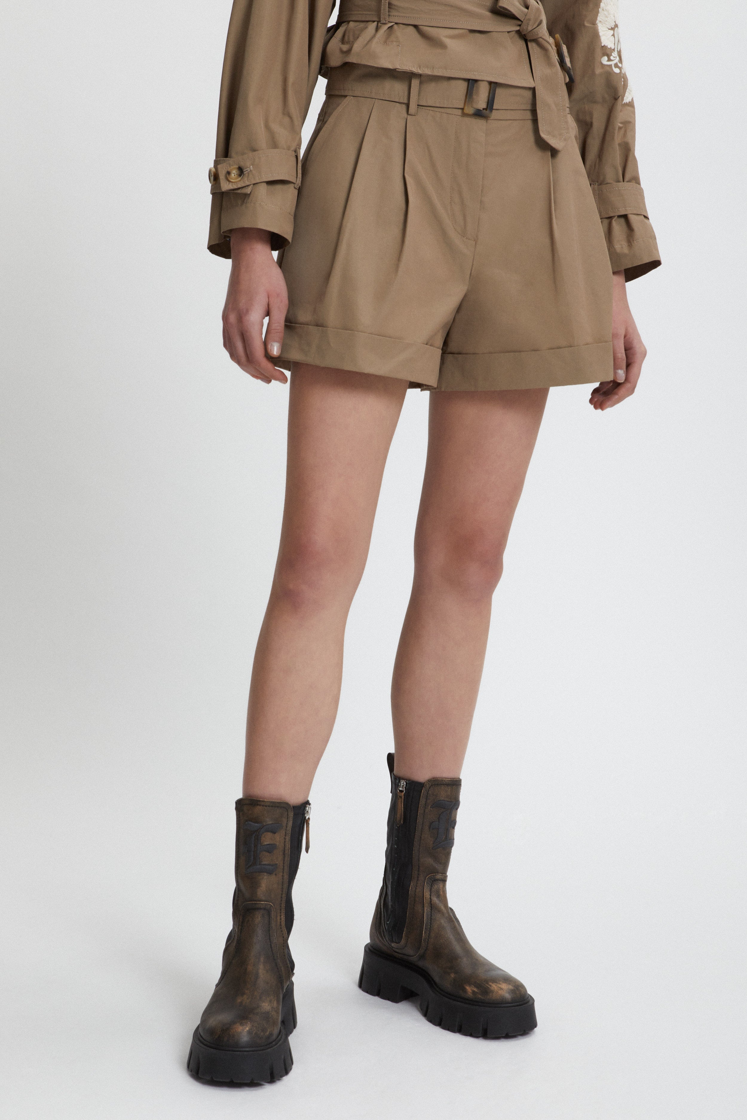 BERMUDA SHORTS WITH BELT
