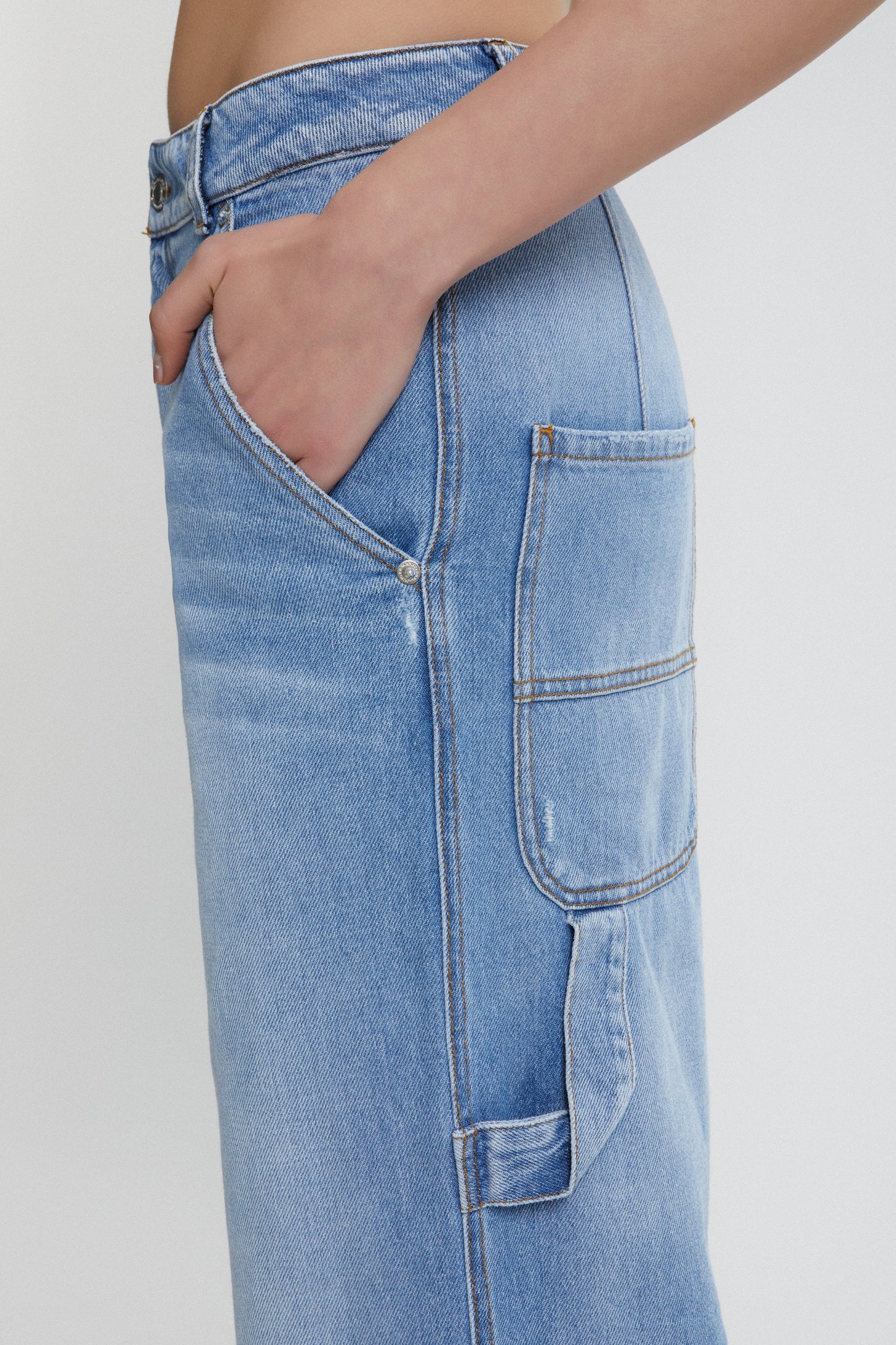 WORKER JEANS LIGHT WASH