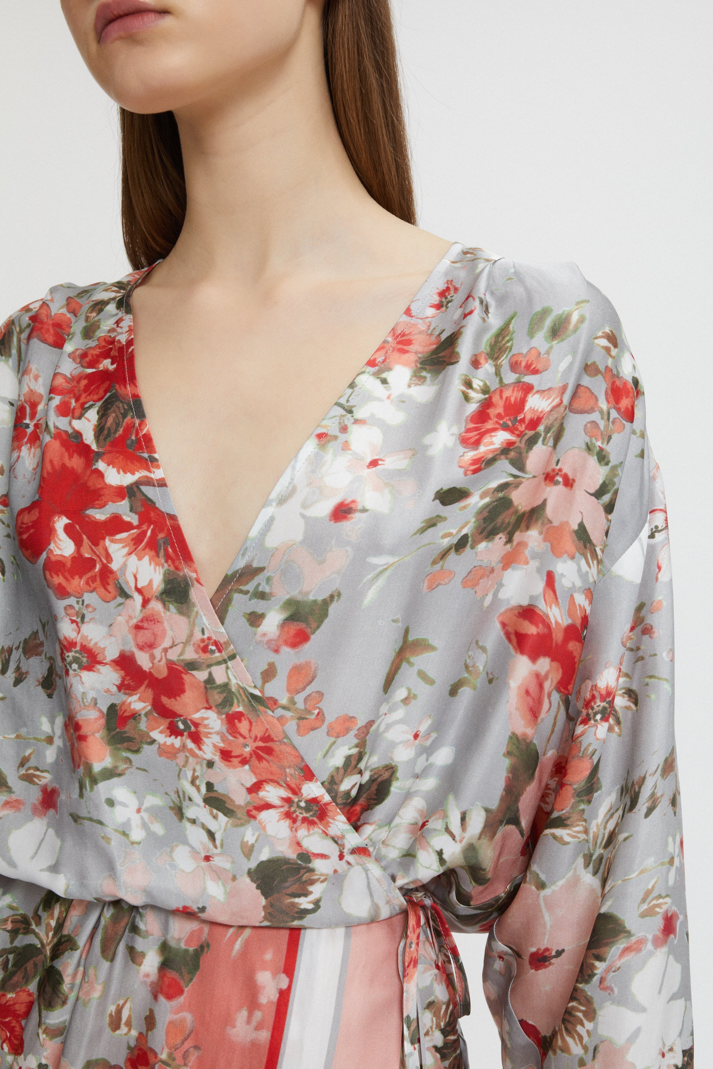 Image of ABITO IN RASO CON STAMPA FOULARD FLOREALE